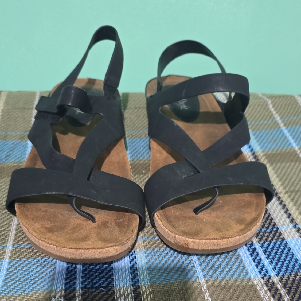 Euro Soft Black Sandals Size 11